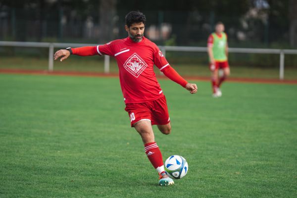 3-5-2 formation strengths and weaknesses